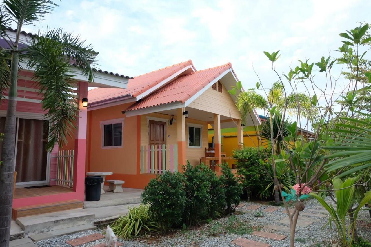 Thippawan Bungalow Ko Si Chang Exterior photo