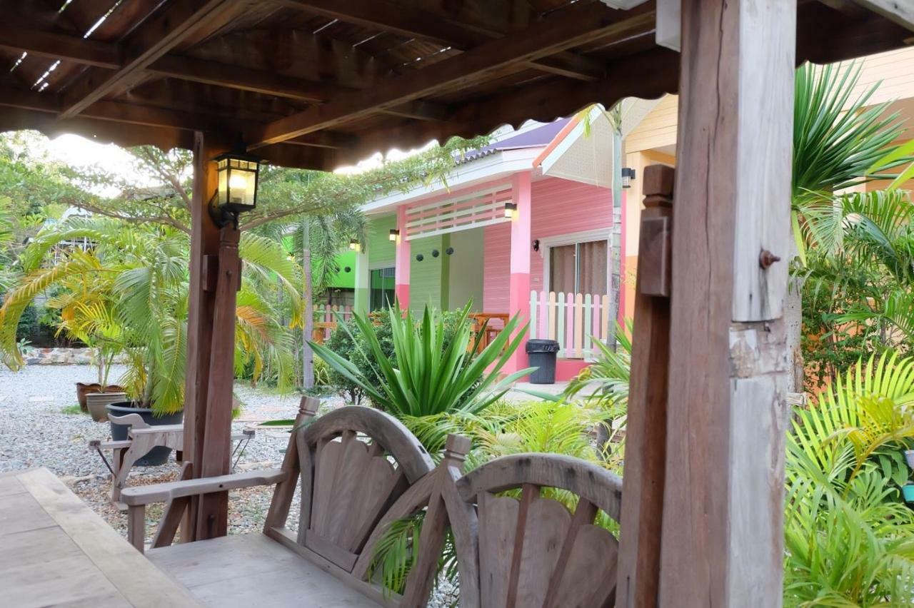 Thippawan Bungalow Ko Si Chang Exterior photo